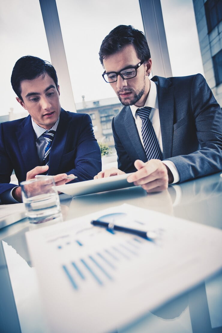 executives-working