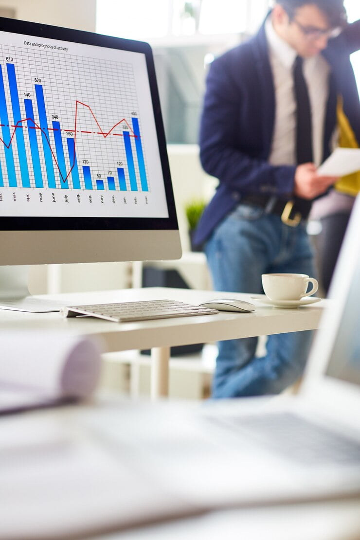 workplace-analyst_1098-15683